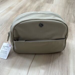 Lululemon City Essentials Pouch | Raw Linen